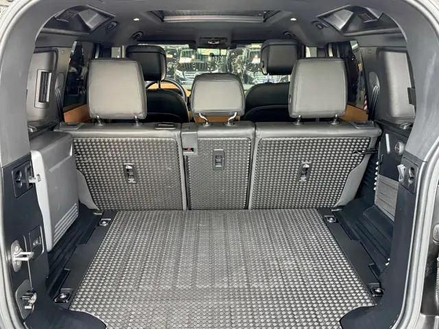 Land Rover Defender — Фото автомобиля 14