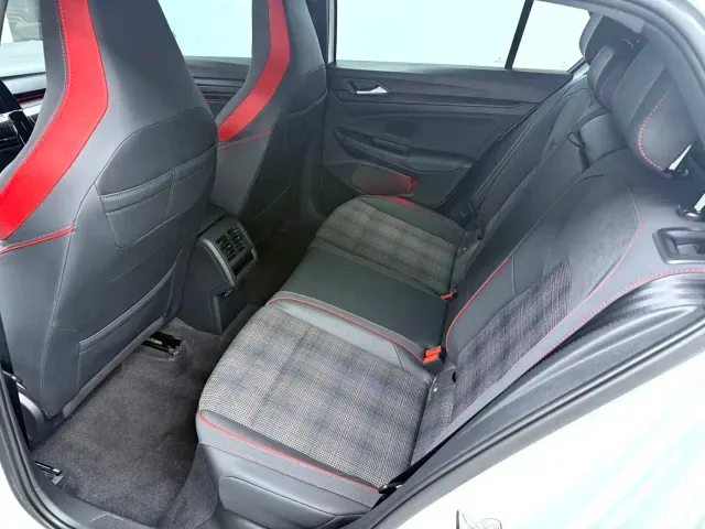 Volkswagen Golf GTI — Фото автомобиля 5