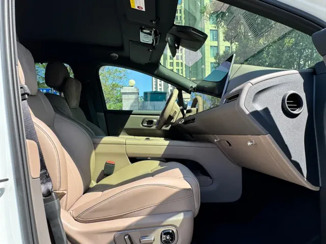 Li Auto i6 — Фото автомобиля 9