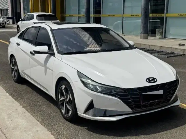 Hyundai Elantra — Фото автомобиля 2