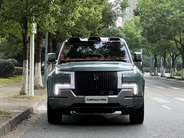 BYD U8 — Фото автомобиля 3