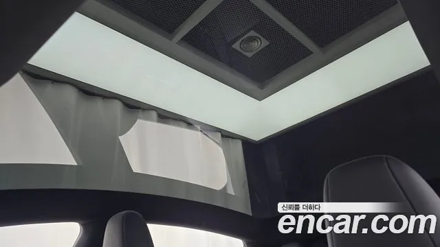 Tesla Model Y — Фото автомобиля 21