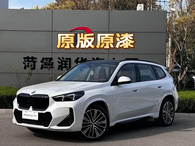 Фотография автомобиля — BMW X1