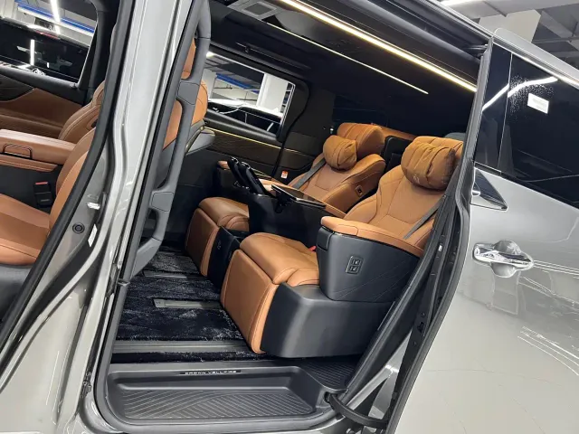 Toyota Vellfire — Фото автомобиля 11