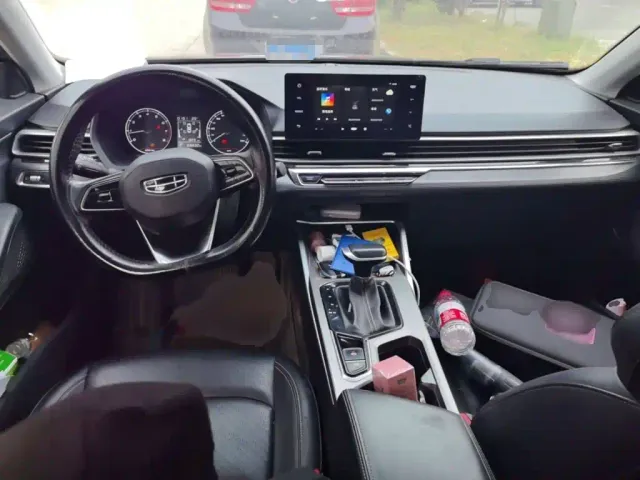 Geely Emgrand — Фото автомобиля 12