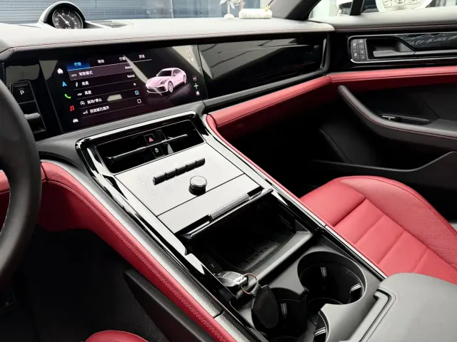 Porsche Panamera — Фото автомобиля 14