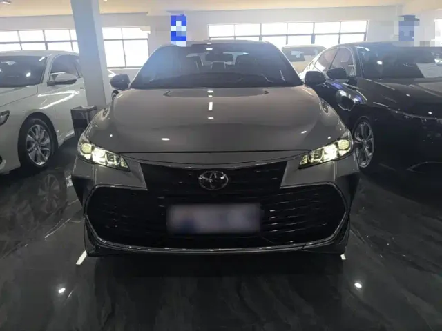 Toyota Avalon — Фото автомобиля 2