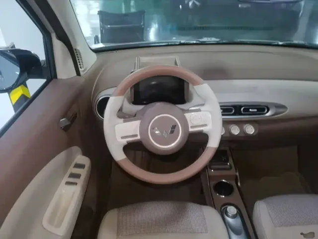 Wuling Hongguang Mini EV — Фото автомобиля 10