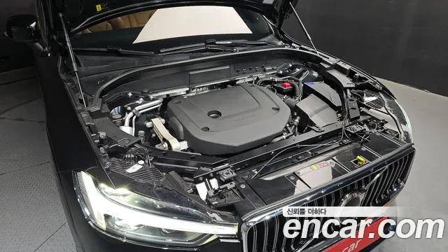Вольво XC60 — Фото автомобиля 6