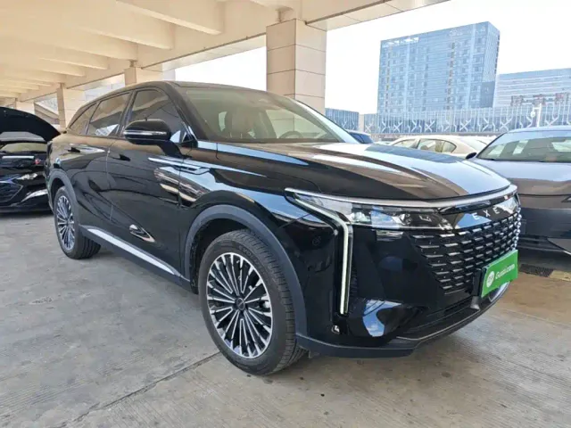 Exeed RX — Фото автомобиля 3
