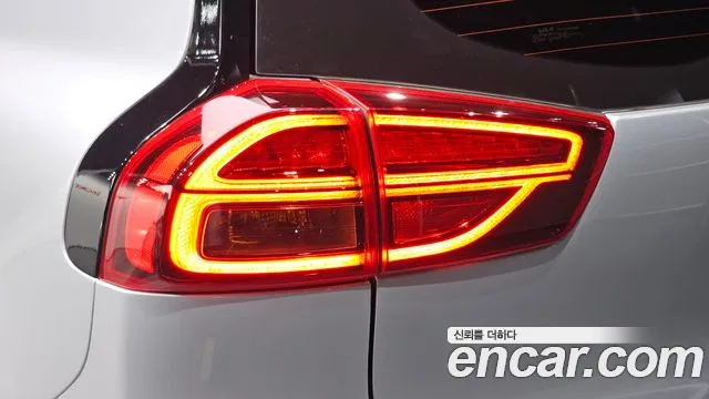 Kia Niro — Фото автомобиля 7