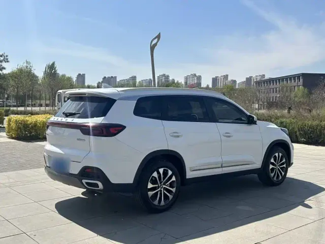 Chery Tiggo 8 — Фото автомобиля 12