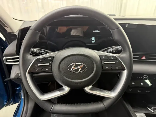Hyundai Elantra — Фото автомобиля 13