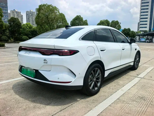 BYD Qin L — Фото автомобиля 15