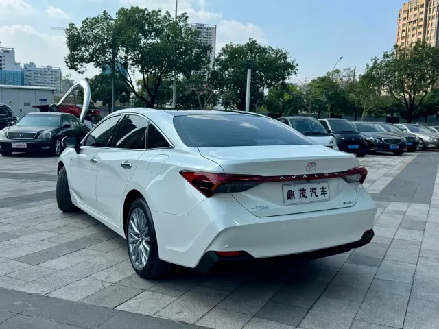Toyota Avalon — Фото автомобиля 4