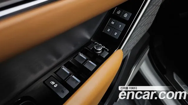 Land Rover Range Rover Velar — Фото автомобиля 16