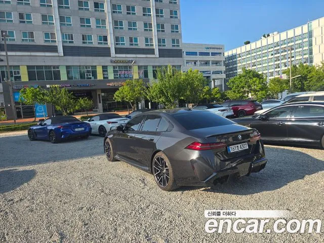 BMW M5 G90 — Фото автомобиля 5