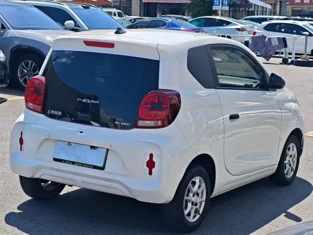 Roewe Clever — Фото автомобиля 9