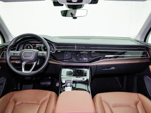 Audi Q7 — Фото автомобиля 12