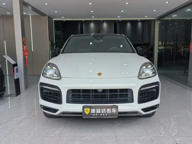 Porsche Cayenne — Фото автомобиля 2