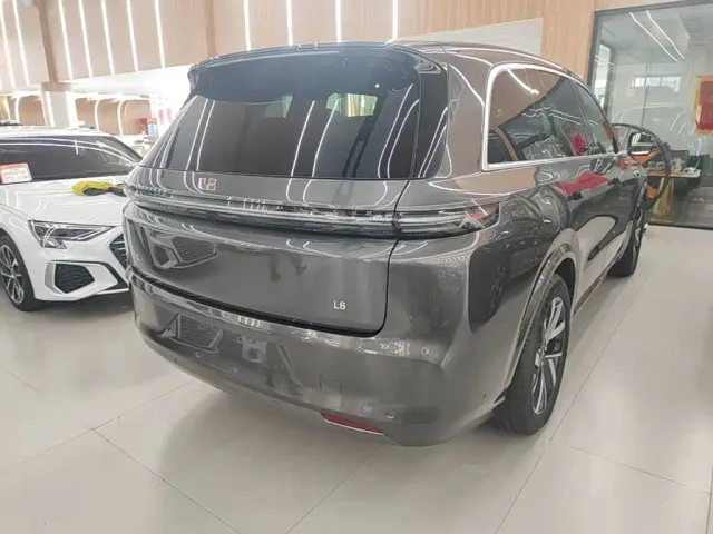 Li Auto L8 — Фото автомобиля 6