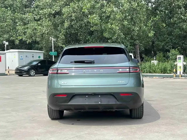 Aito M5 — Фото автомобиля 3
