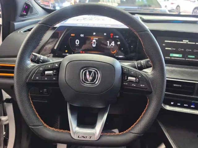 Changan UNI-T — Фото автомобиля 15