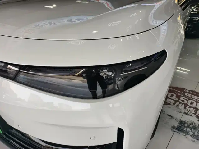 Leapmotor C10 — Фото автомобиля 23