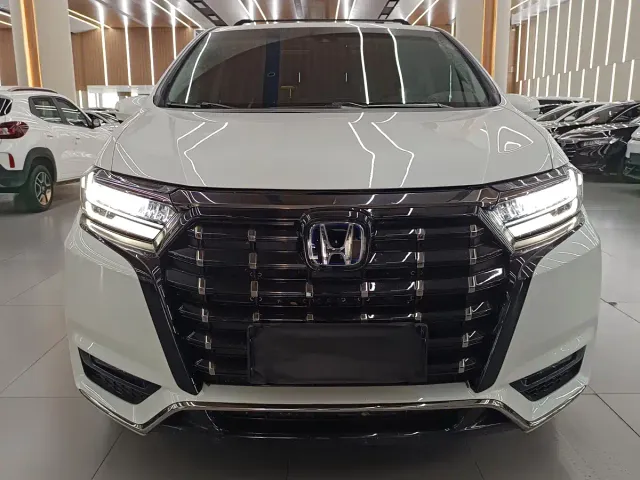 Honda Elysion — Фото автомобиля 2