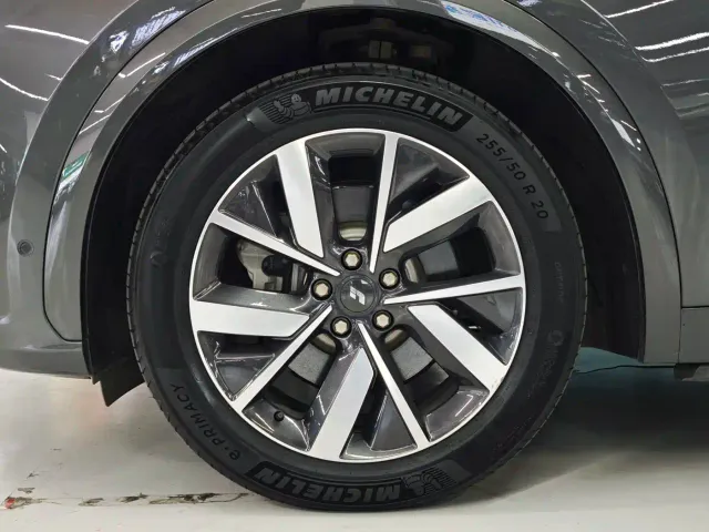 Li Auto L7 — Фото автомобиля 6
