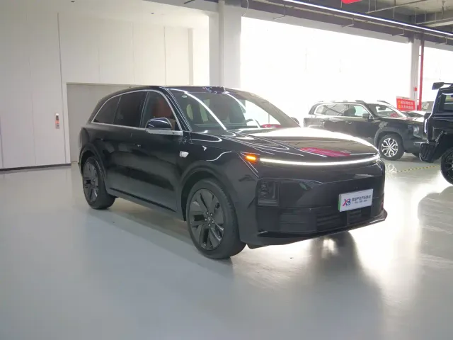 Li Auto L6 — Фото автомобиля 3