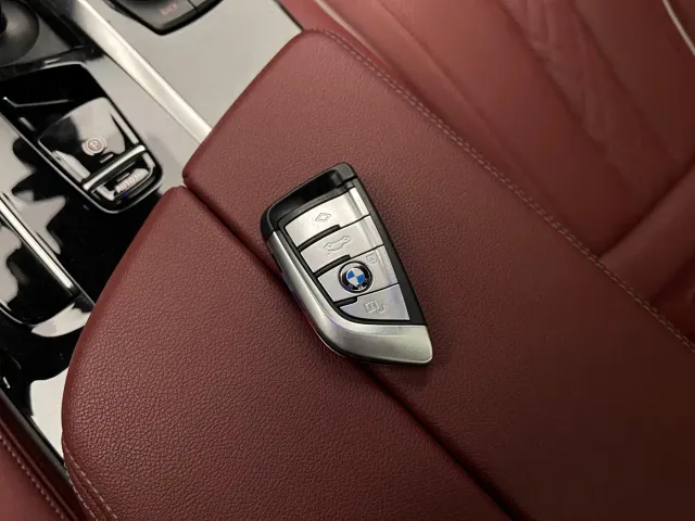 BMW 5 Series — Фото автомобиля 15