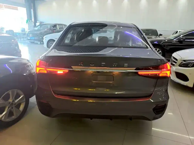 Roewe i5 — Фото автомобиля 5