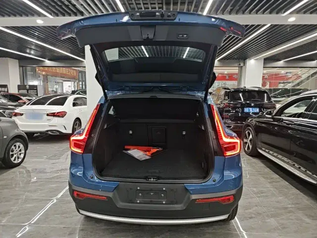 Volvo XC40 — Фото автомобиля 18