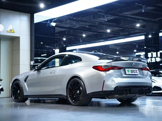 BMW M4 — Фото автомобиля 5