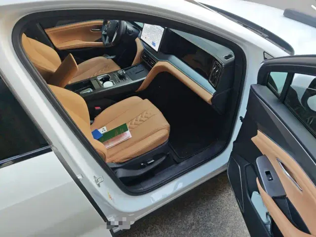 BYD Song L DM-i — Фото автомобиля 19
