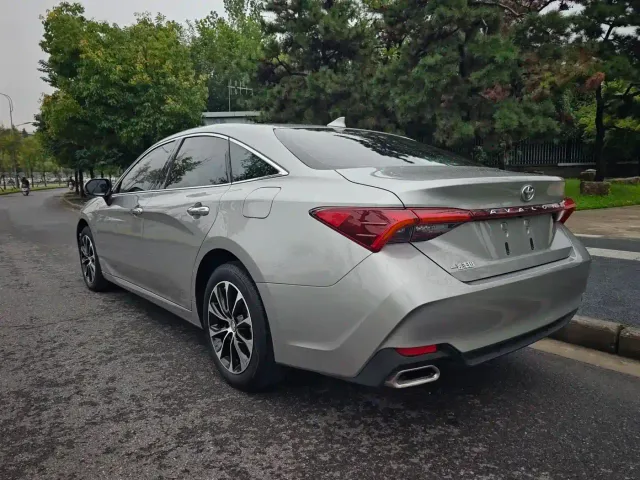 Toyota Avalon — Фото автомобиля 5