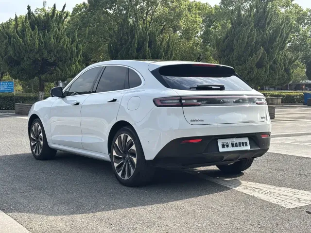 Aito M5 — Фото автомобиля 7