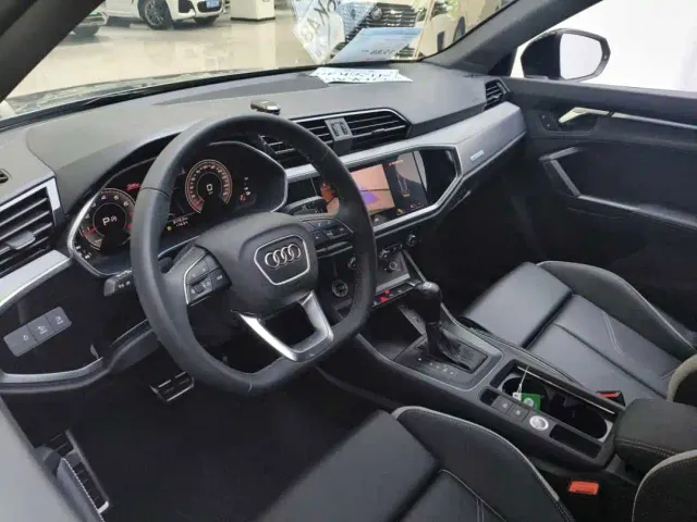 Audi Q3 — Фото автомобиля 6