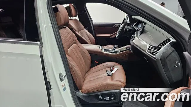 BMW X6 xDrive40i M Sport — Фото автомобиля 10