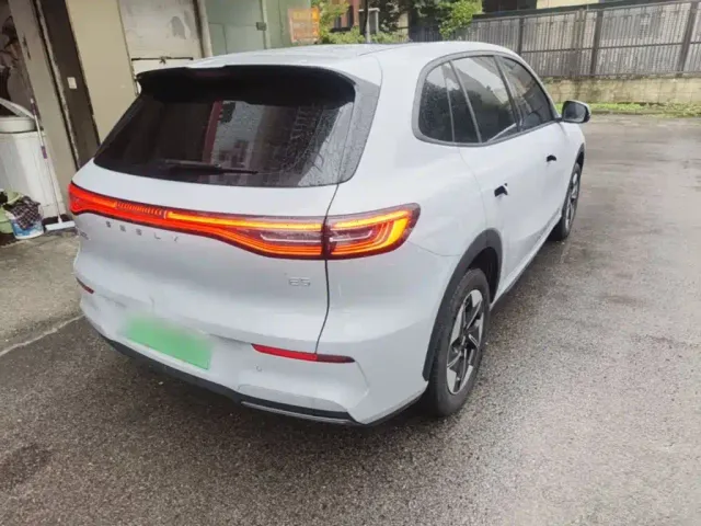 Geely Galaxy E5 — Фото автомобиля 6
