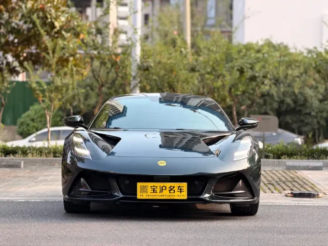 Lotus Emira — Фото автомобиля 2