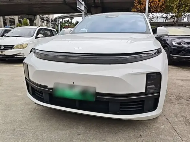 Li Auto L7 — Фото автомобиля 2