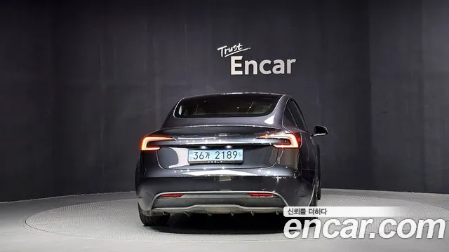Tesla Model 3 — Фото автомобиля 4