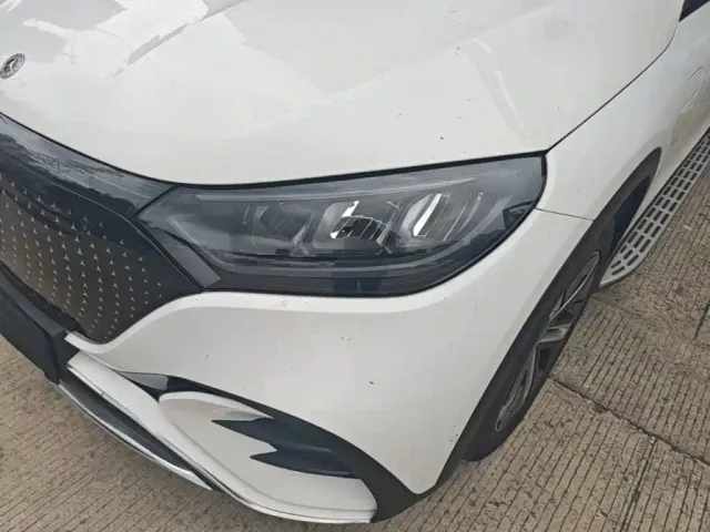 Mercedes-Benz EQE SUV — Фото автомобиля 23