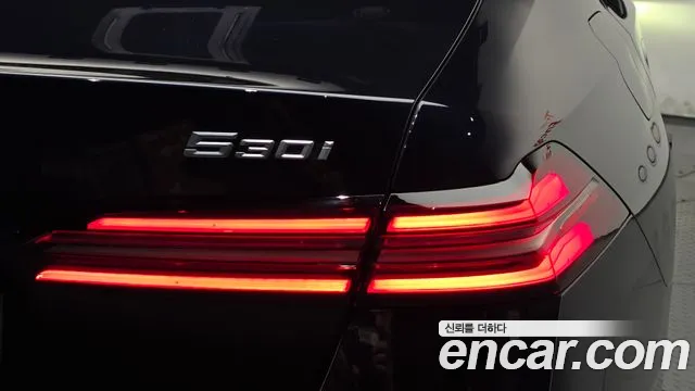BMW 5 Series G60 — Фото автомобиля 8