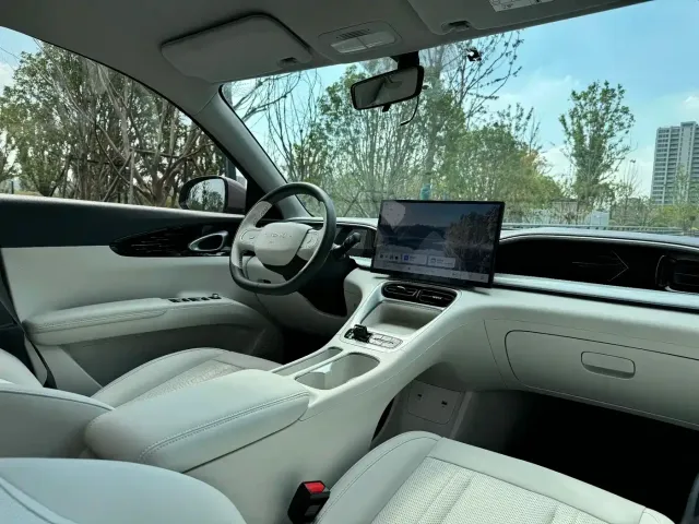 Geely Galaxy Starry Wish 2025 UP 410km Explorer Edition — Фото автомобиля 14