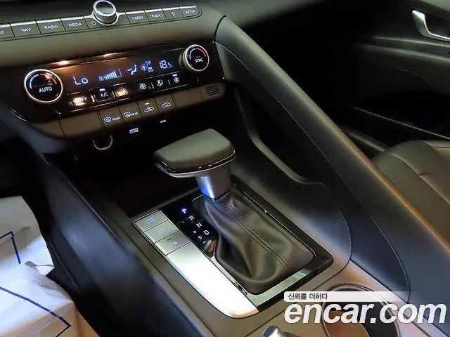 Hyundai Avante CN7 — Фото автомобиля 12