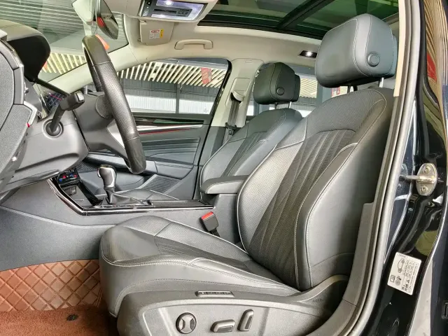 Volkswagen Passat — Фото автомобиля 6