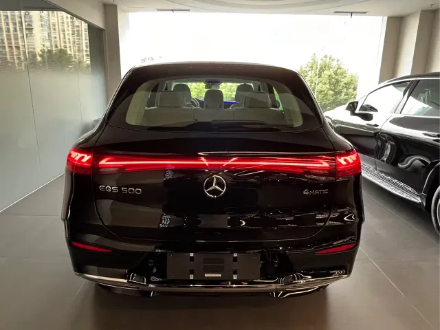 Mercedes-Benz EQS SUV — Фото автомобиля 4